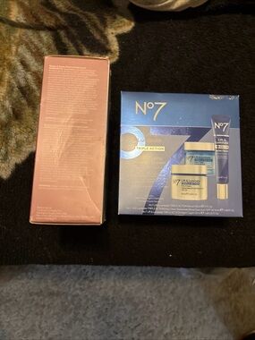 No7 Lift & Luminate Triple Action Blush Duo in Pink